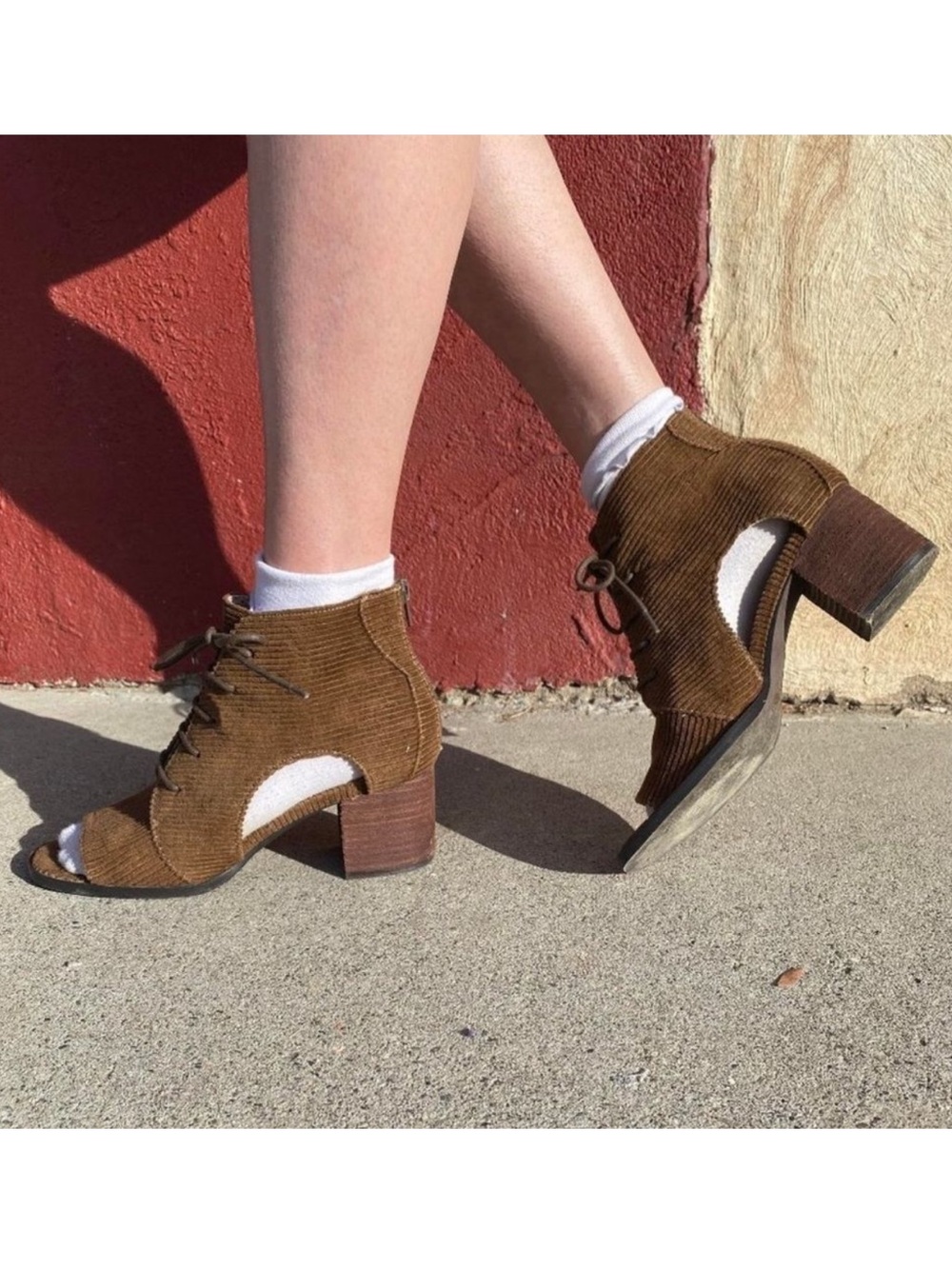 Band of Gypsies Amelia Corduroy Lace Up Bootie Size: 8